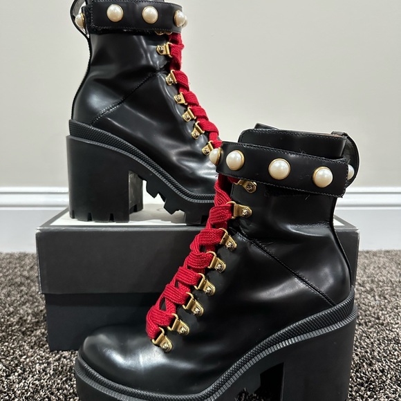 Gucci Magnum Calfskin Pearl Lace Up Combat Ankle Black Boots - Picture 9 of 11